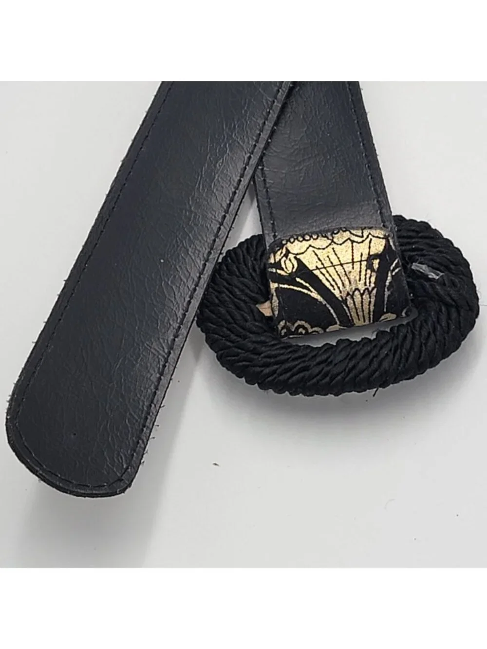 Vintage Black & Gold Floral Belt With Rope Buckle Size Small/Medium Made In USA